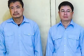 Hà Nội: Xét xử hai cựu chủ tịch phường và cán bộ trật tự đô thị nhận hối lộ