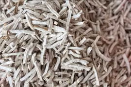 Món "nhà nghèo" xưa ăn chán nay thành đặc sản hút khách thành phố 