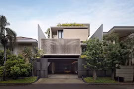 Chăng lưới bê tông chắn nắng, nhà hướng Tây mát rười rượi 