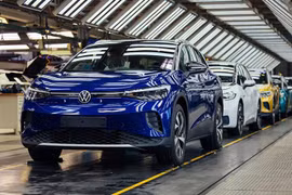 Gần 100.000 xe điện Volkswagen bị triệu hồi toàn cầu vì lỗi pin