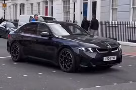 BMW i3 Sedan 2027 chạy điện mới rò rỉ "ảnh nóng" trước ngày ra mắt