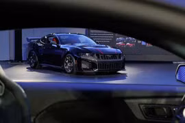 Ford Mustang Dark Horse SC 2026 chính thức chốt giá từ 2,7 tỷ đồng