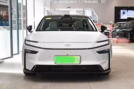 Toyota bZ7 2026 - sedan điện hệ điều hành Huawei từ 683 triệu đồng