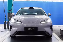 BYD Seal 07 EV 2026 - sạc 5 phút chạy gần 400km, từ 594 triệu đồng