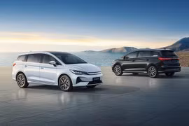 BYD M6 cán mốc doanh số gần 2.000 xe lăn bánh tại Việt Nam