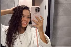 Bóc trần mặt mộc của vợ mẫu tây Bùi Tiến Dũng khi về Ukraine