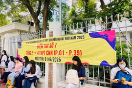 1001 sắc thái sĩ tử Hà Nội trước giờ “G” thi lớp 10 THPT