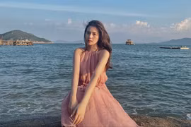 Vợ cầu thủ Thành Chung được khen "xinh như công chúa"