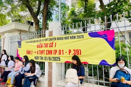 1001 sắc thái sĩ tử Hà Nội trước giờ “G” thi lớp 10 THPT