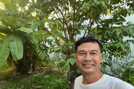 "Biệt phủ" trồng rau, cây ăn trái của Tiết Cương và vợ trẻ