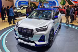 Daihatsu Rocky - đàn em Toyota Raize chỉ 474 triệu "ăn xăng như ngửi"