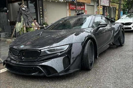 Siêu xe BMW i8 độc nhất Việt Nam rao bán chỉ hơn 1 tỷ đồng
