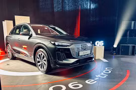 Cận cảnh Audi Q6 e-tron 2025 tại Việt Nam, từ 3,199 tỷ đồng
