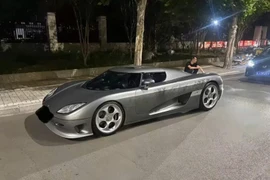 Koenigsegg CCR siêu hiếm ở Trung Quốc bị "tóm" vì nồng độ cồn