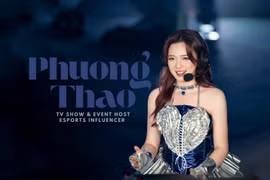 Nữ MC Liên Quân Mobile xả ảnh full HD cực "bling bling"