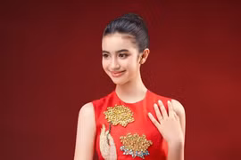 Công chúa Campuchia tuổi 13 xinh đẹp như minh tinh hạng A