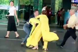 Xôn xao clip 2 nữ nhân viên ẩu đả tại sân bay Phú Quốc