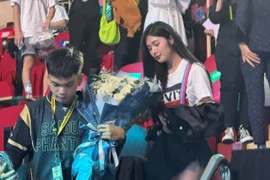 Quỳnh Alee xử lý cực khéo khi fan "cà khịa"