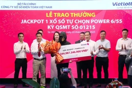 Trúng số hàng trăm tỷ, chủ nhân tiêu tiền như thế nào?