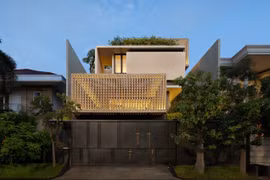 Nhà hướng Tây mát rượi nhờ mặt tiền “biết thở”