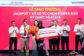 Trúng số hàng trăm tỷ, chủ nhân tiêu tiền như thế nào?