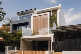 Độc đáo nhà phố cho ánh sáng "nhảy múa" khắp không gian