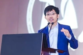 Chân dung tỷ phú từng là "thần đồng toán học" vùng quê nghèo