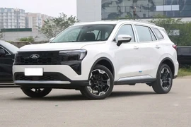 Soi Ford Territory 2025 mới lăn bánh trên đường phố Việt