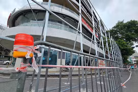 Hà Nội bắt đầu phá dỡ tòa nhà Hàm cá mập