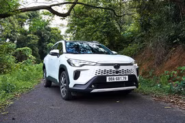 Toyota Corolla Cross 1.8 HEV "uống" chỉ hơn 4L xăng /100 km