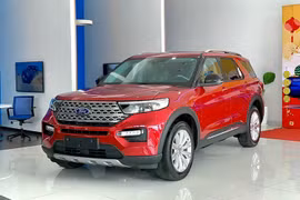 Loạt ôtô tiếp tục giảm giá, cao nhất tới hơn 200 triệu đồng