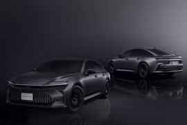 Toyota Crown Sedan "bộ trưởng" đặc biệt 70 năm hơn 1,3 tỷ 