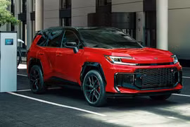 Toyota RAV4 GR Sport 2026 mạnh hơn xe thể thao "thứ thiệt"