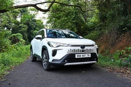 Toyota Corolla Cross 1.8 HEV "uống" chỉ hơn 4L xăng /100 km