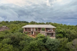 Cận cảnh nhà mái lá không điều hoà vẫn mát quanh năm