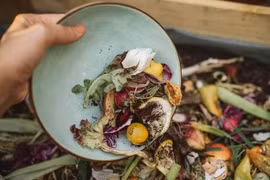 4 thứ để trong nhà bếp dễ khiến tài lộc tiêu tan 