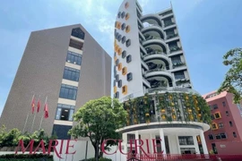 Giáo viên bị tố thiếu chuẩn mực, Trường Marie Curie nói gì?