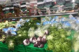 Mùng 5 Tết, siêu thị vắng người mua, giá cả bình ổn