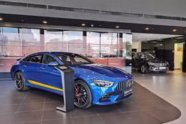 Mercedes-AMG GT 53 giảm giá gần 3 tỷ đồng, dân buôn xe "méo mặt"