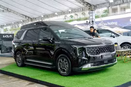 Tận thấy xe MPV Kia Carnival Thacoroyal 2025 hạng sang tại Việt Nam