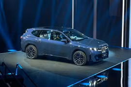 Cận cảnh BMW iX3 2026 gần 1,6 tỷ đồng, lăn bánh hơn 600 km/sạc