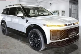 "Tóm gọn" Hyundai SantaFe 2027 chạy thử, thay đổi mạnh thiết kế và hộp số