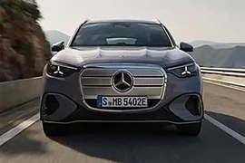 Mercedes GLC EV 2026 lộ diện trước giờ ra mắt, có gì "đấu" BMW iX3