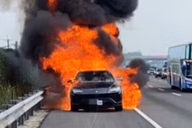 Lamborghini Urus SE bốc cháy, Volkswagen triệu hồi cả Porsche và Audi