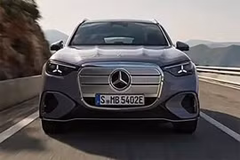 Mercedes GLC EV 2026 lộ diện trước giờ ra mắt, có gì "đấu" BMW iX3