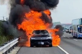 Lamborghini Urus SE bốc cháy, Volkswagen triệu hồi cả Porsche và Audi