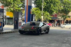 "Tóm gọn" siêu bò Lamborghini Huracan Sterrato tại Huế mộng mơ