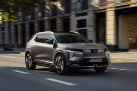Ra mắt Mitsubishi Eclipse Cross EV - SUV điện Nhật mang ADN Renault
