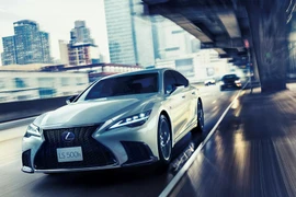 "Soi" chi tiết sedan hạng sang Lexus LS 2026 giá gần 2 tỷ đồng