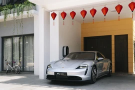Porsche Taycan chạy điện giá bạc tỷ tại Việt Nam nguy cơ cháy nổ